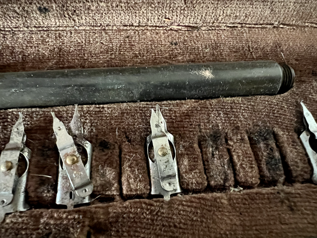 Pelikan Graphos Stift Füllfederhalter Mit Schreibfedern Und Im Feld, Vintage