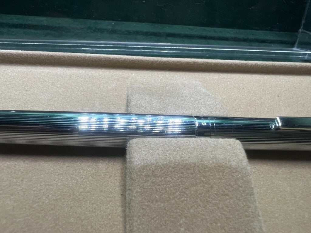 Grand-Mère Stylo-Plume Sphère Chrome A Rayures Renaissance Écrit Avec Trousse