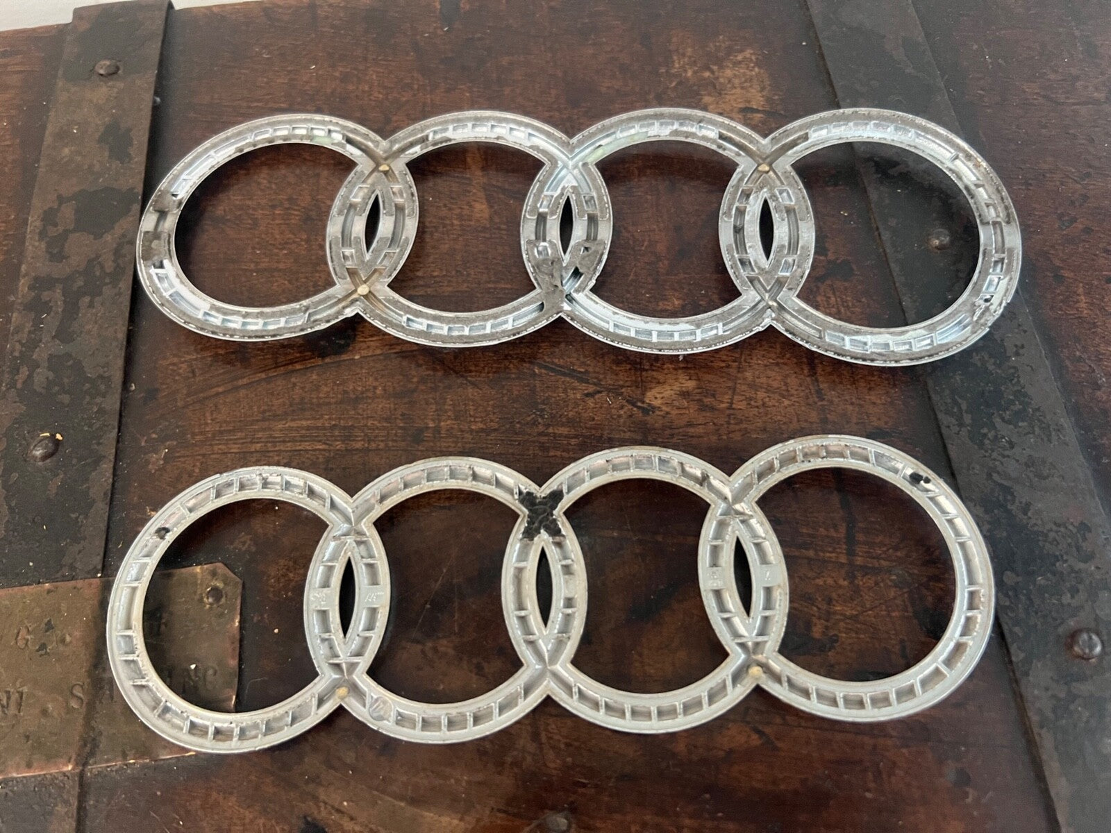 Audi A6 4F0853742 Blasons Emblèmes Frises Étiquettes Voiture 2 Logos 21 CM