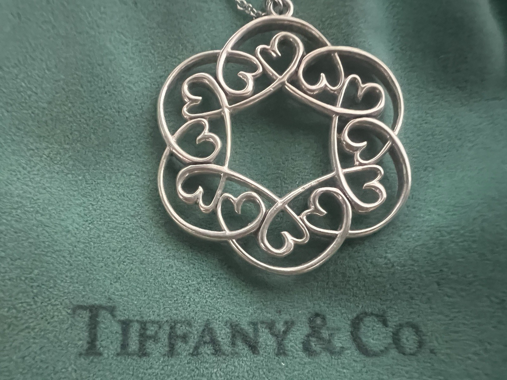 TIFFANY & Co Collar Encanto Plata 925 Colgante Grande Corazones Calados RARO