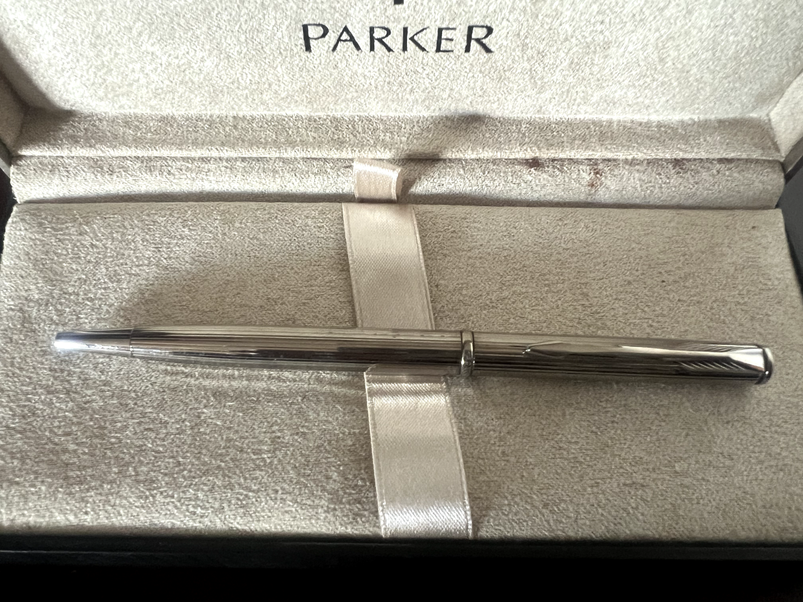 🔴 DELTA penna sfera cromata satinata con profili dorati pulsante scatto scrive