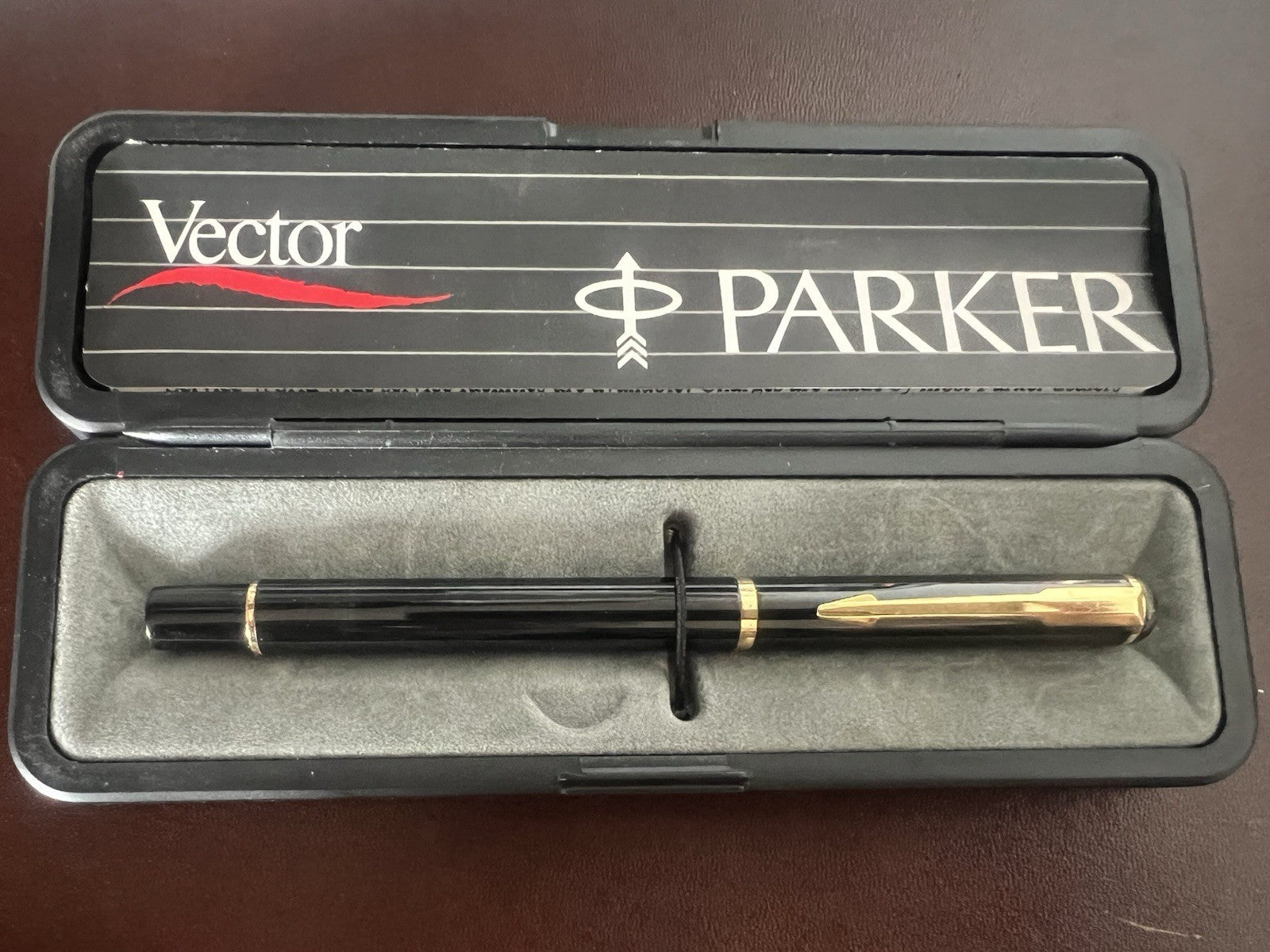 Parker Stylo-Plume Sphère Roller Vector Laque Noire Écrit Recharge Avec Etui