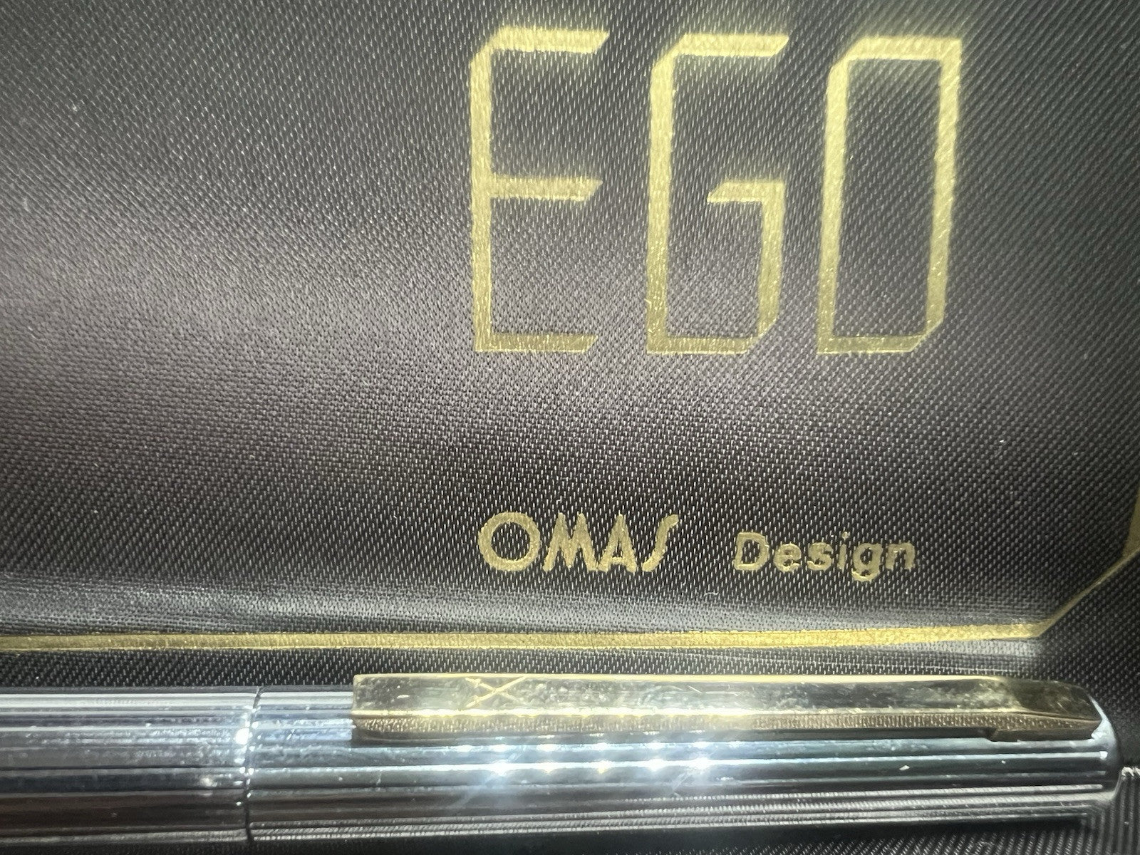 🔴 OMAS EGO Füllfederhalter, verchromte, goldlaminierte Profile, M-Feder, Tintenpatrone