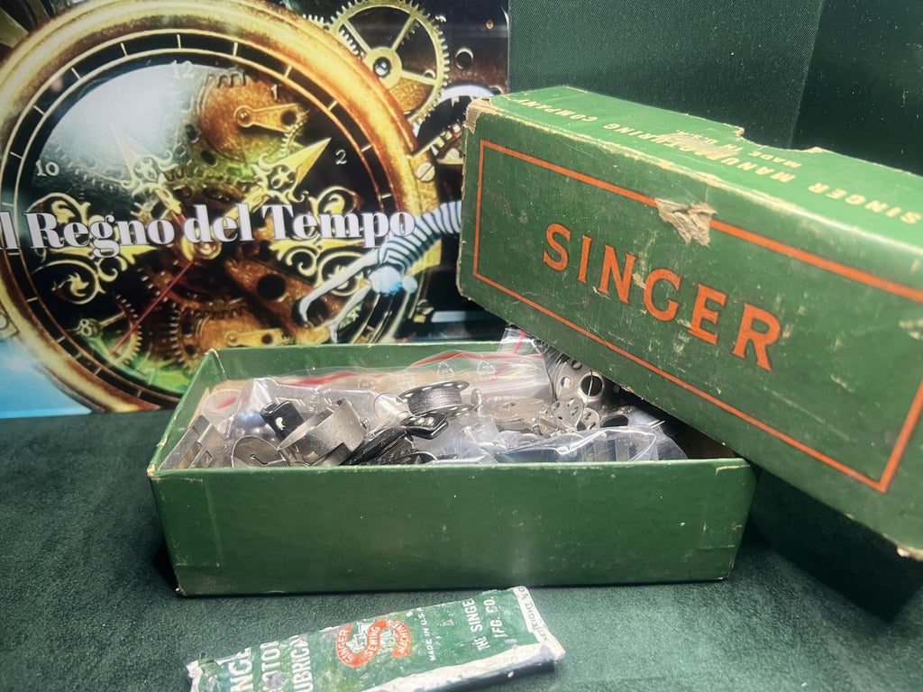 🔴 SINGER Nähmaschinenzubehör 1600809 mit Vintage-Schmierstoffbox 