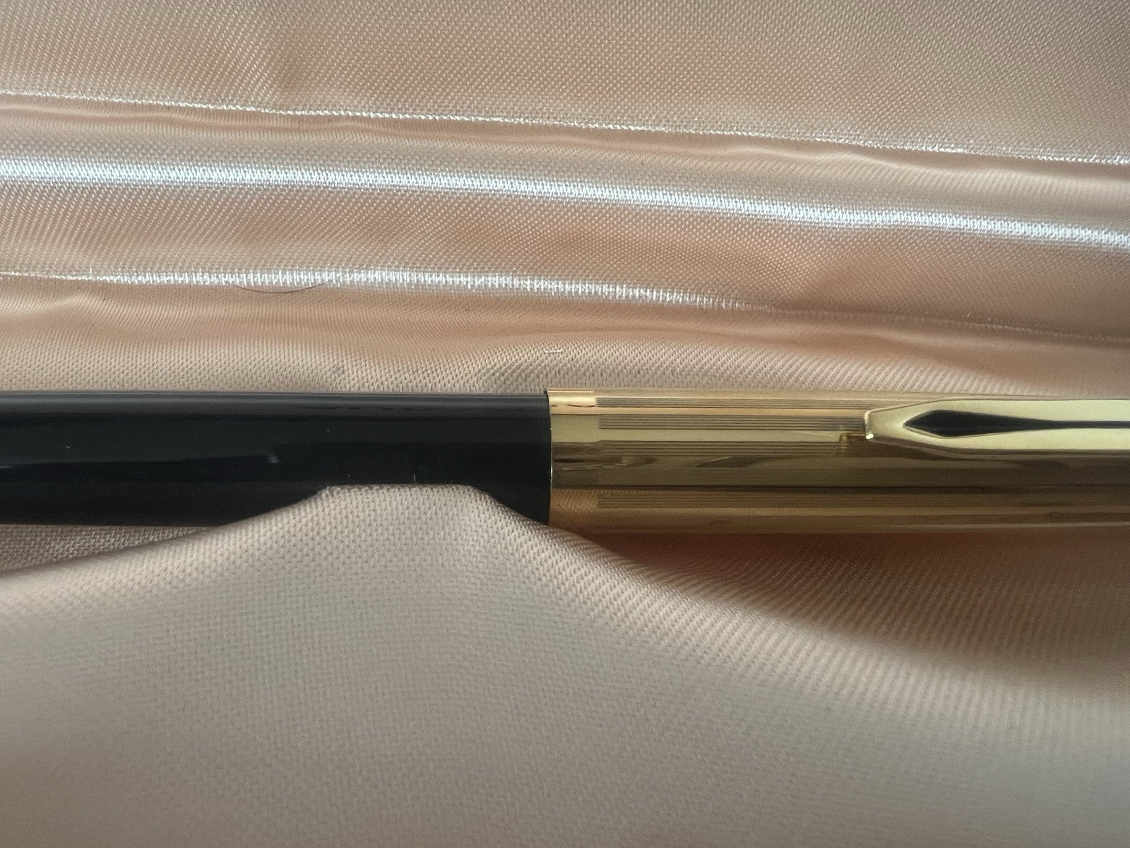 Aurora Stylo-Plume Sphère 98 Noire Et Plaqué Or 22 KT Utilisé Garantie Écrit