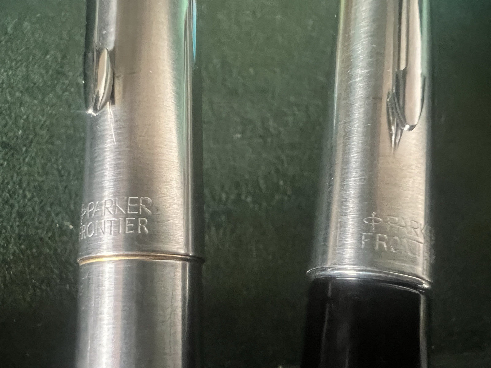 🔴 PARKER penna stilografica Frontier e sfera cromata nera scrivono