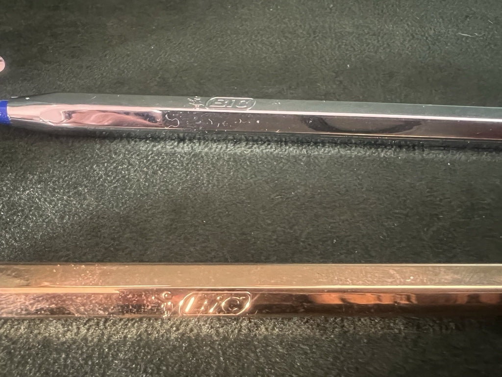 Stylo BIC Celebration Chromé Et Doré Écrit Avec Étui 2 STYLOS