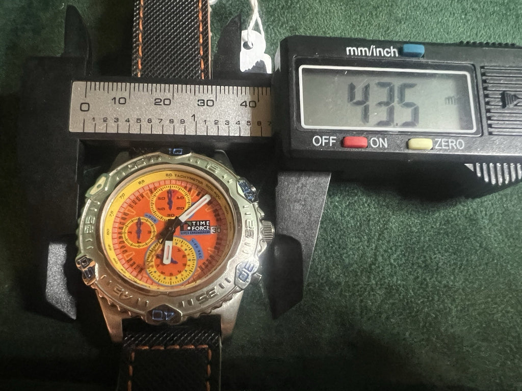 🔴 TIME FORCE Herren-Chronograph mit orangefarbenem Zifferblatt und drehbarer Lünette 
