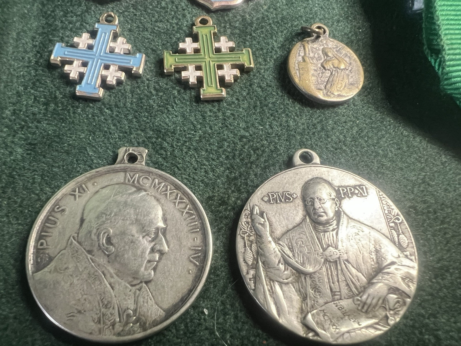 🔴 Medaglie SACRE Lourdes pellegrinaggi al merito metallo nastri vintage LOTTO