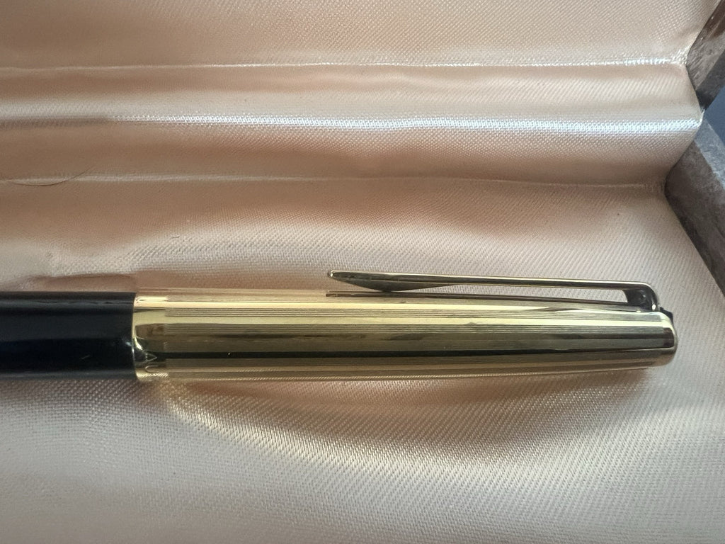 Aurora Stylo-Plume Sphère 98 Noire Et Plaqué Or 22 KT Utilisé Guarantee Écrit 