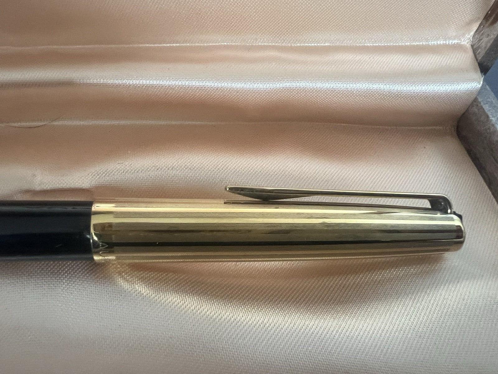 Aurora Stylo-Plume Sphère 98 Noire Et Plaqué Or 22 KT Utilisé Guarantee Écrit 