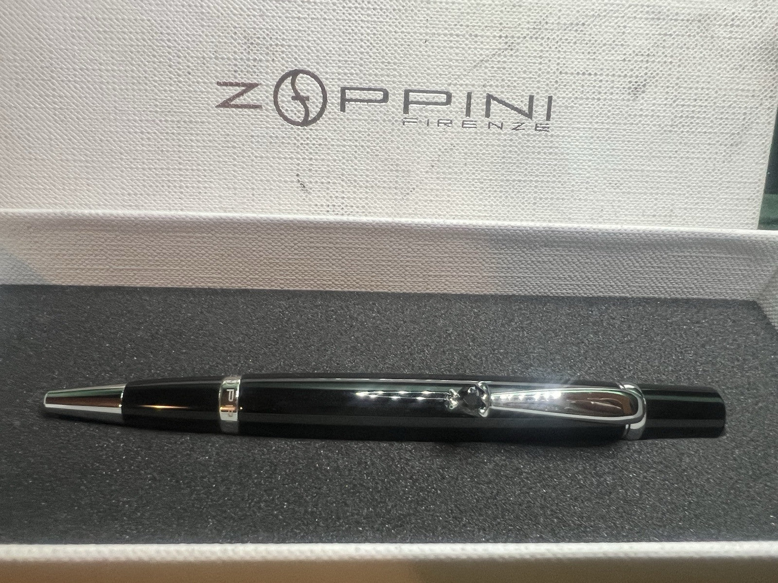 Zoppini Stylo-Plume Sphère Laque Noire Profils Chrome Avec Pierre Coeur Etui