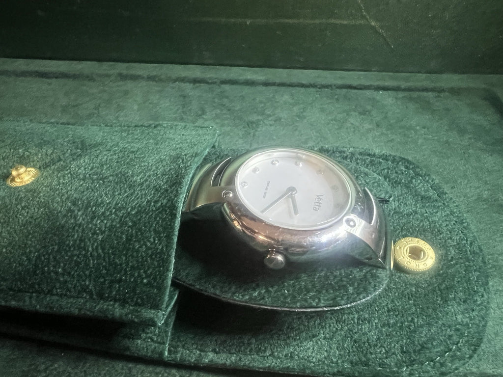 VETTA Horloge Femme Indices Diamants VW0088 Quartz Neuf Avec Étiquettes 