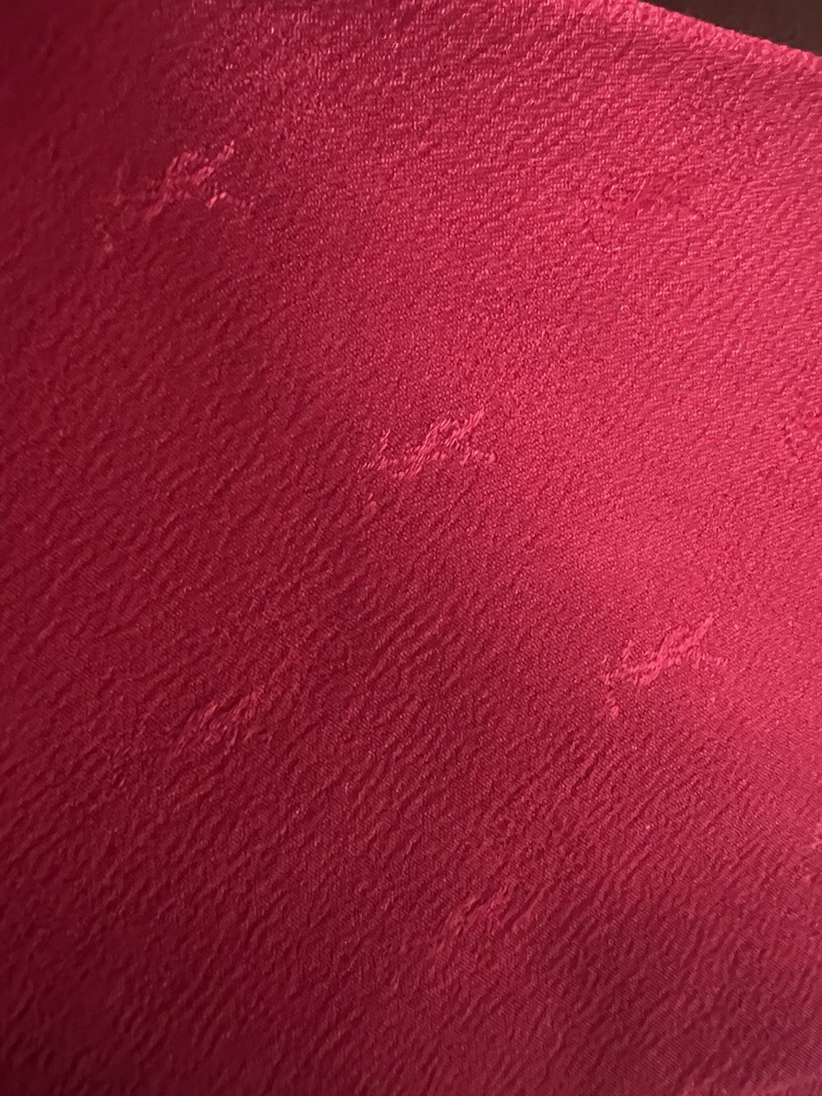 Rote YSL-Krawatte von Yves Saint Laurent, einfarbig, 100 % Seide 