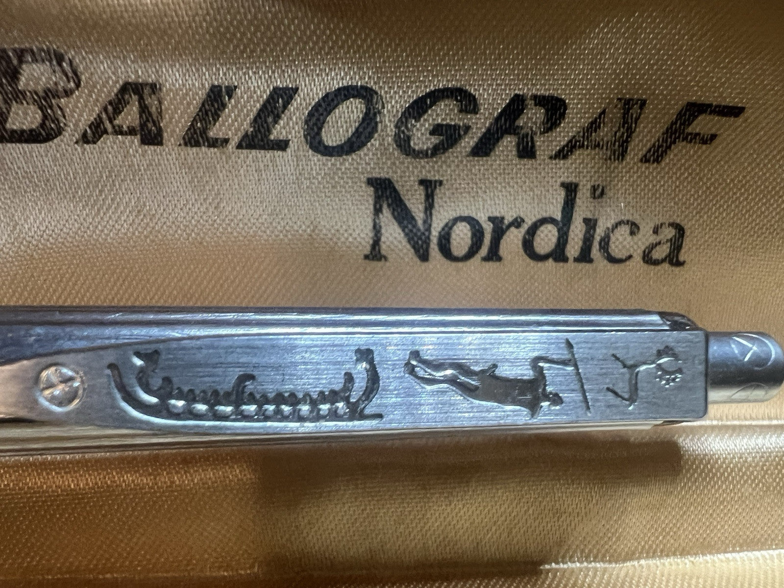 Ballograf Stylo-Plume Sphère Nordica Chrome Édition Limitée Écrit 