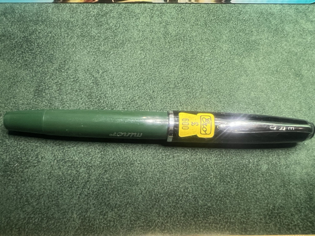 🔴 ERO MINOR black green piston fountain pen writes vintage 