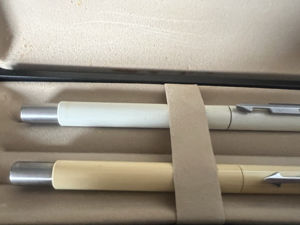 Parker Stylo-Plume Stylo à Plume Et Sphère Blanche Vector Scrivono Vintage