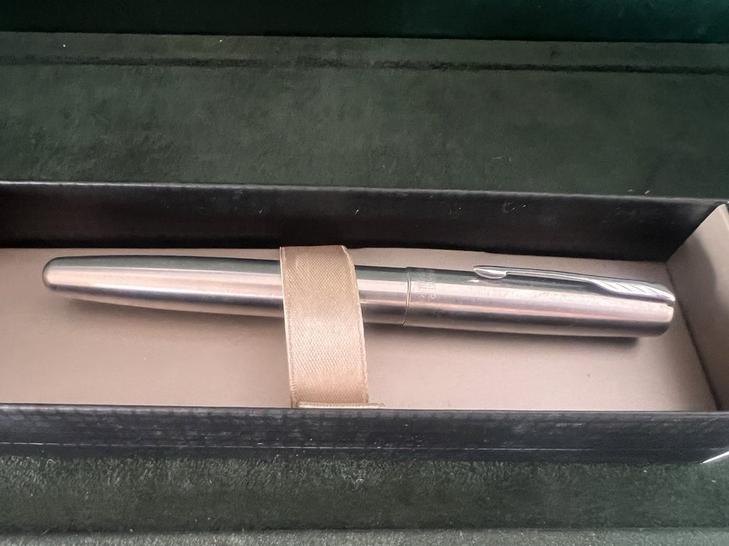 🔴 PARKER FRONTIER Chrom-Patronenfüller mit M-Feder schreibt 