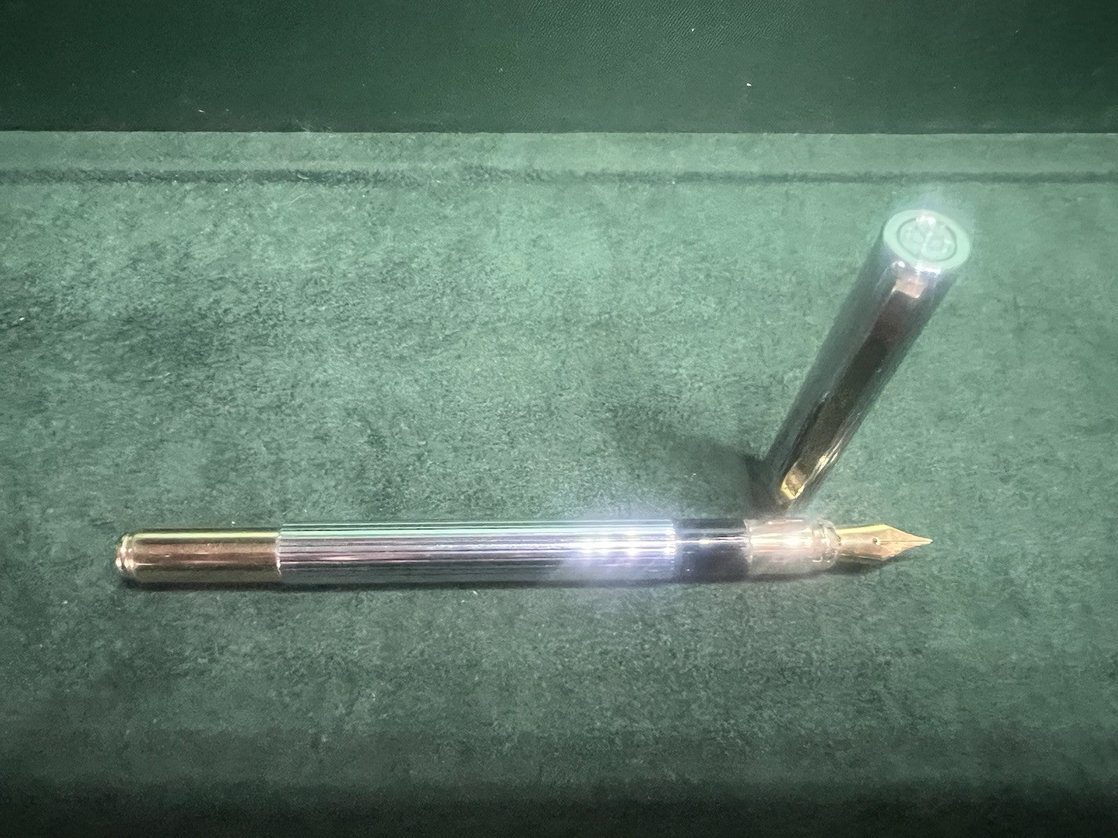 🔴 OMAS EGO Füllfederhalter, verchromte, goldlaminierte Profile, M-Feder, Tintenpatrone