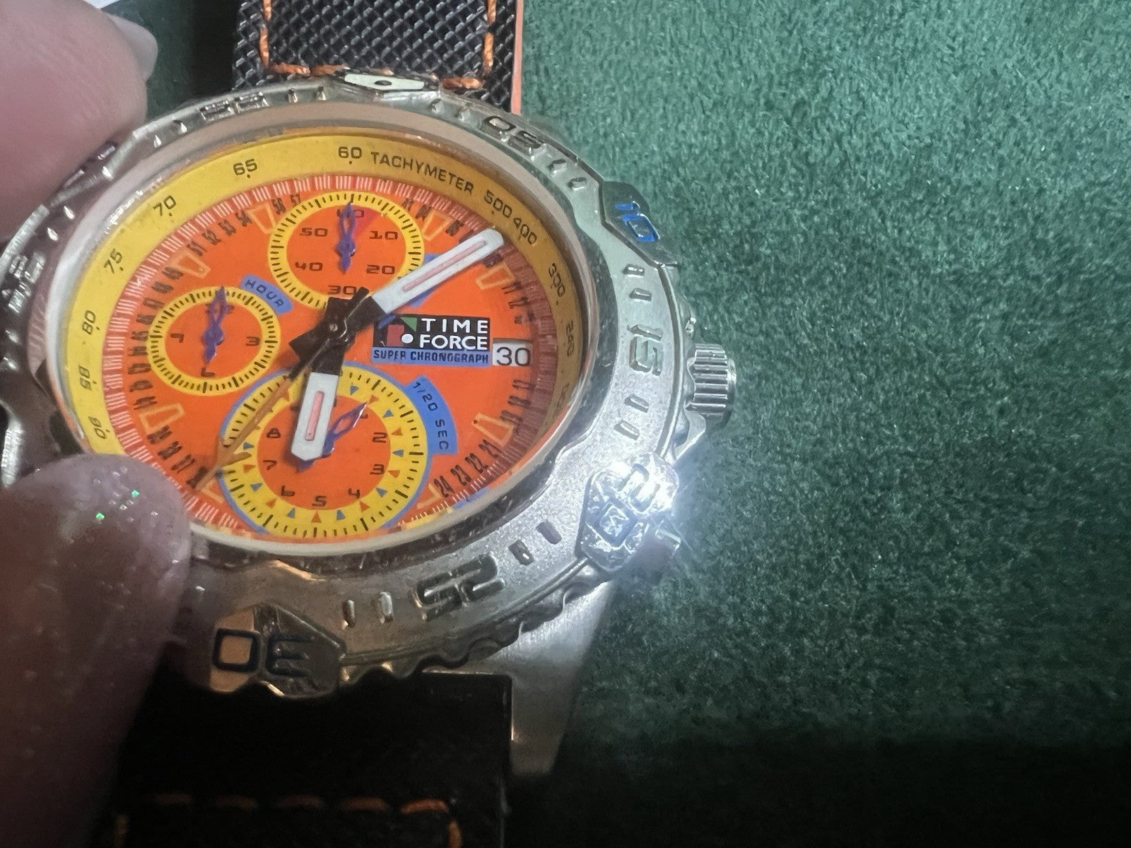 🔴 TIME FORCE Herren-Chronograph mit orangefarbenem Zifferblatt und drehbarer Lünette 