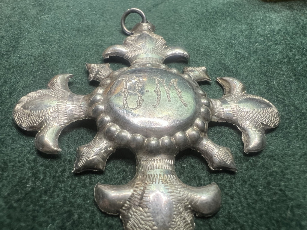 Croix Ordre Cavaliere Bm Malte Médaille Métal Festonnée Vintage
