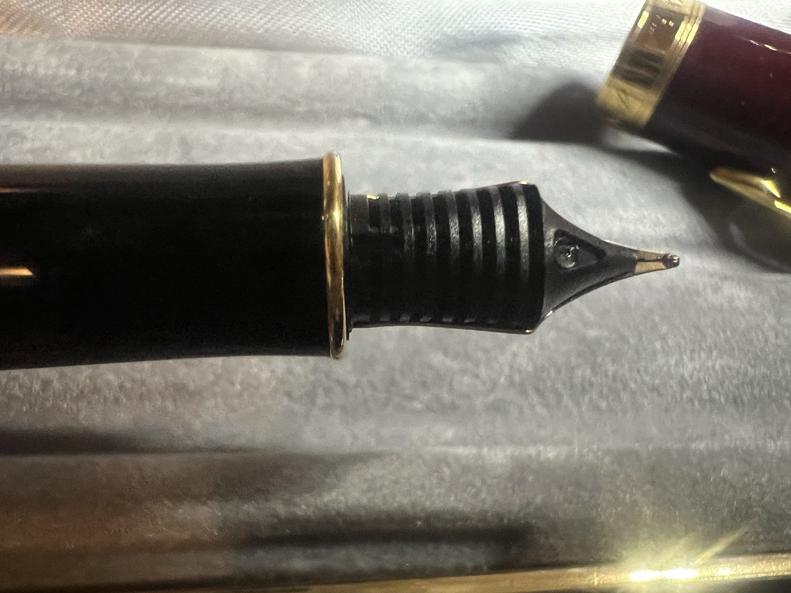 🔴 PARKER penna stilografica Sonnet P II Francia rossa e placcata oro pennino F