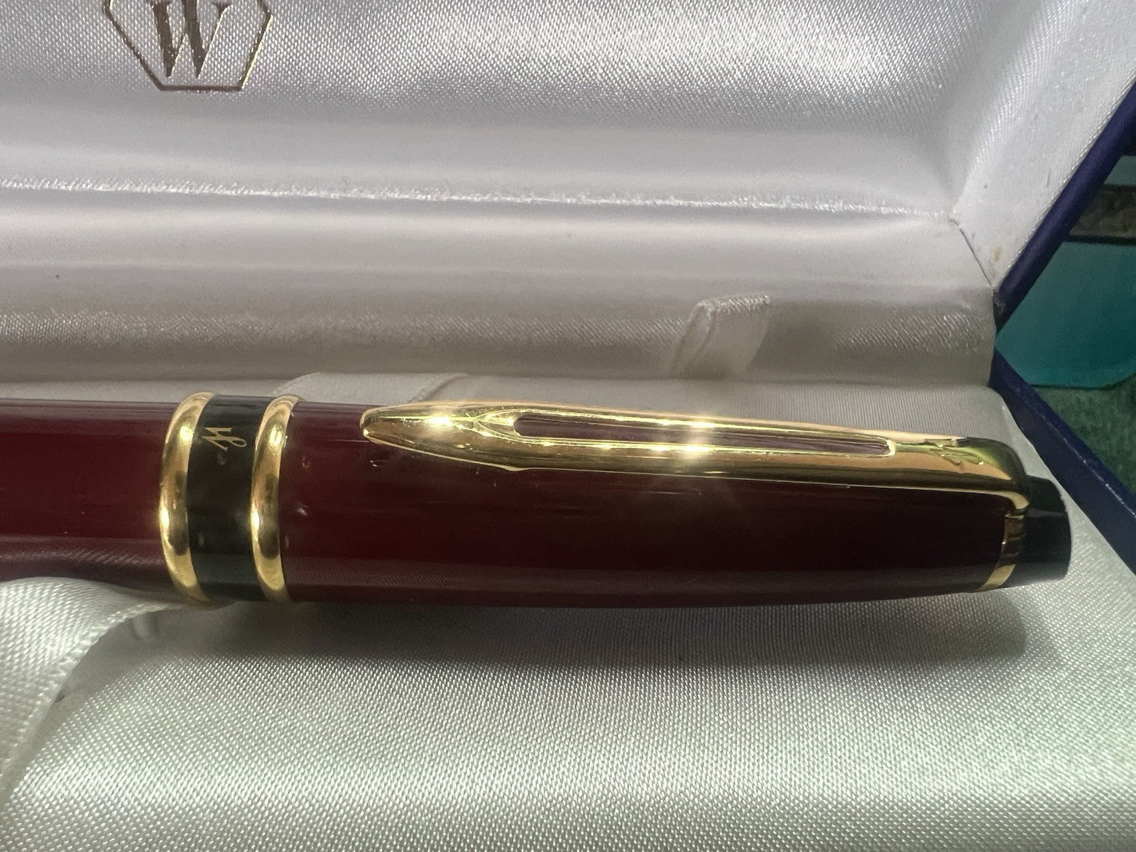 WATERMAN Pluma Estilográfica REXPERT 1 Serie Resin Burdeos Plumín F 