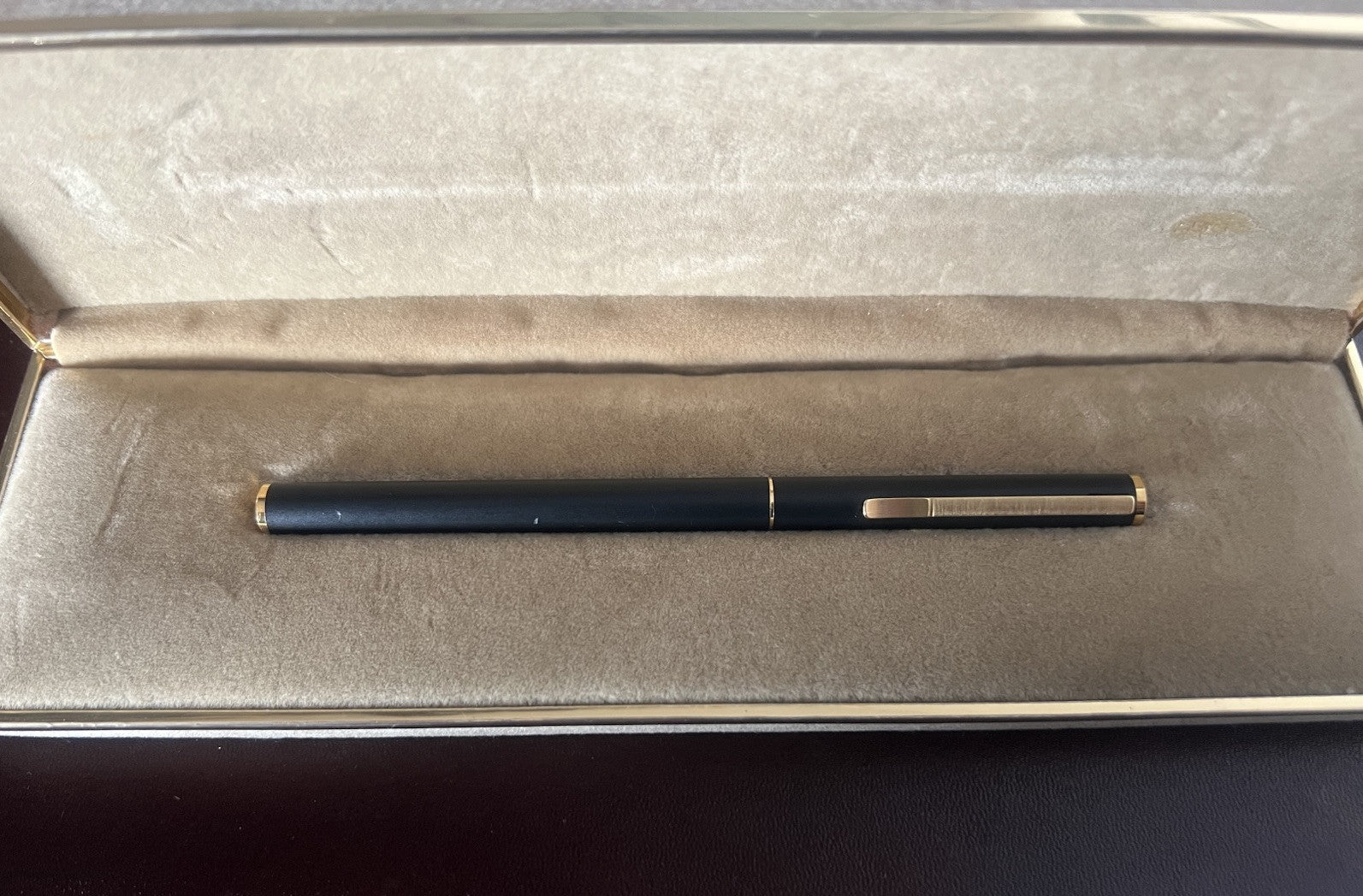 Aurora Stylo-Plume Sphère Hastil Retractable Laque Noire Écrit Nouvelle B 