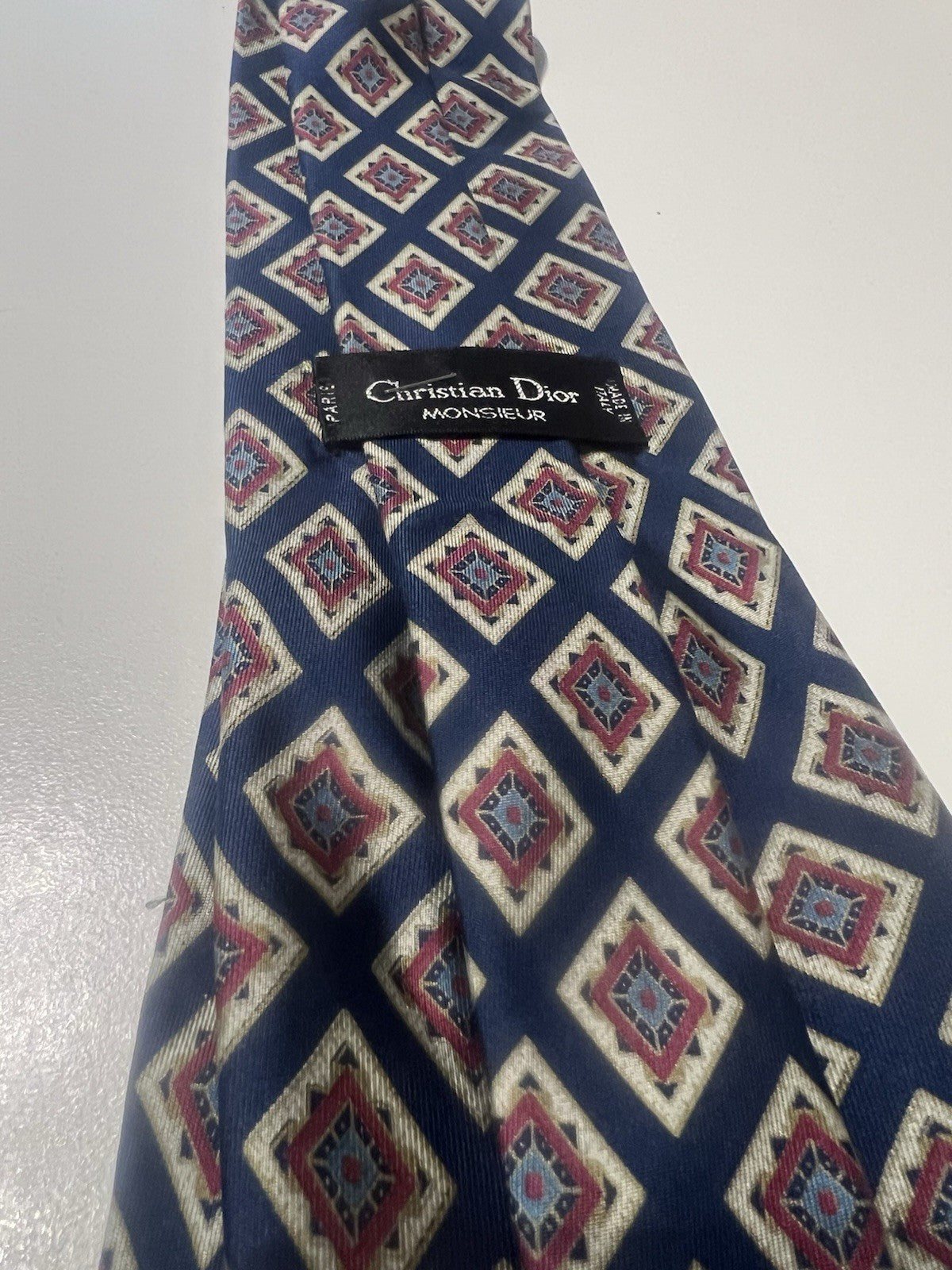 DIOR Cravate Homme Bleue Avec Des Losanges Multicolores En Soie Pure
