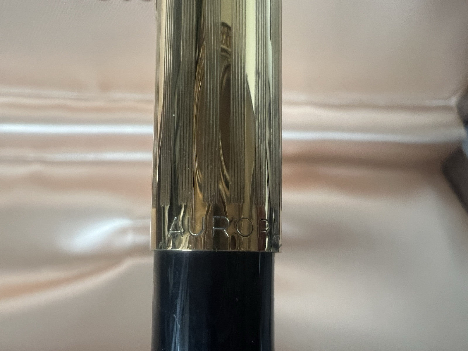 Aurora Stylo-Plume Sphère 98 Noire Et Plaqué Or 22 KT Utilisé Garantie Écrit