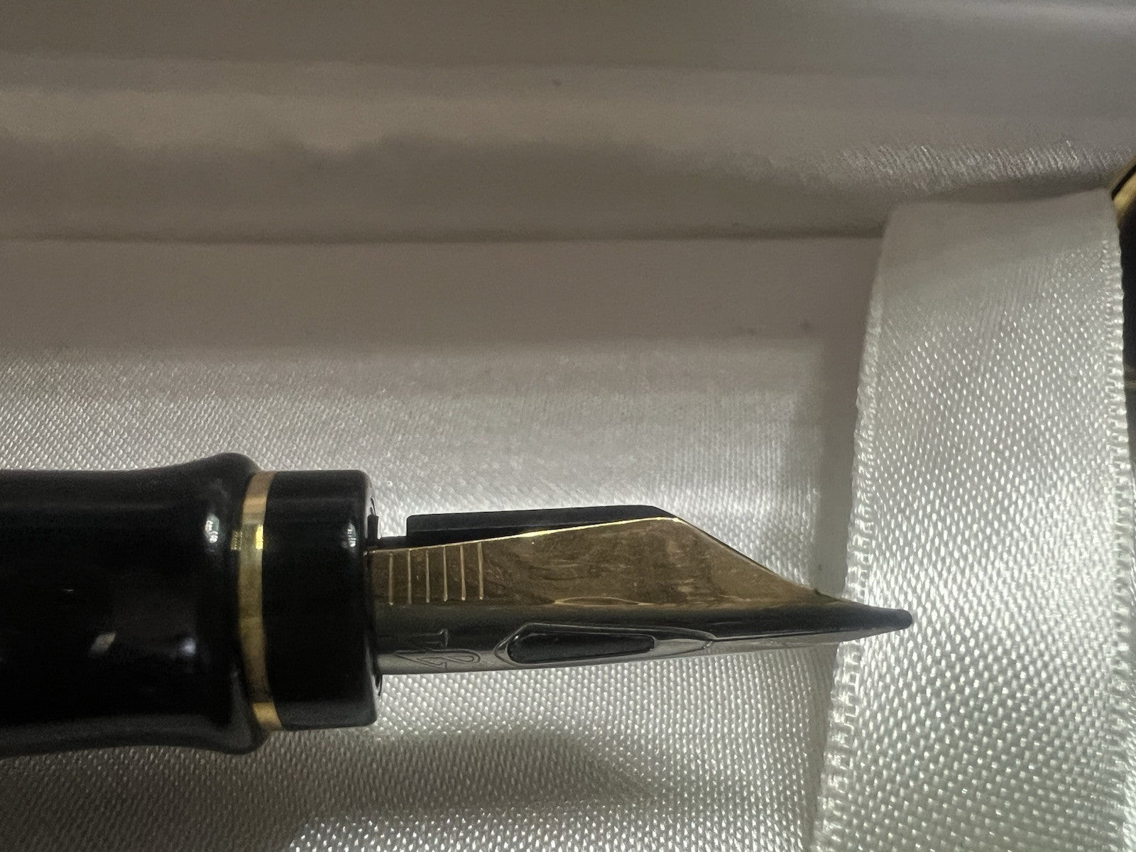 Waterman Pen Fountain Pen Rexpert 1 Series Resin Bordeaux Pen F