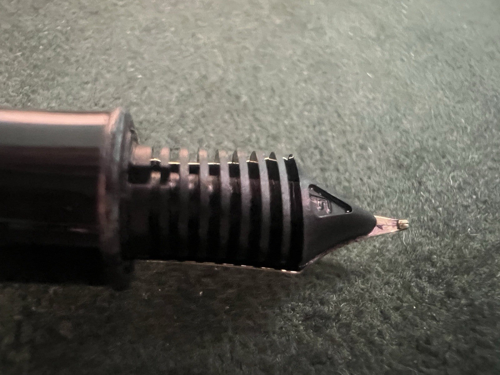 🔴 PARKER Insignia IIP fountain pen F nib cartridge writes vintage 