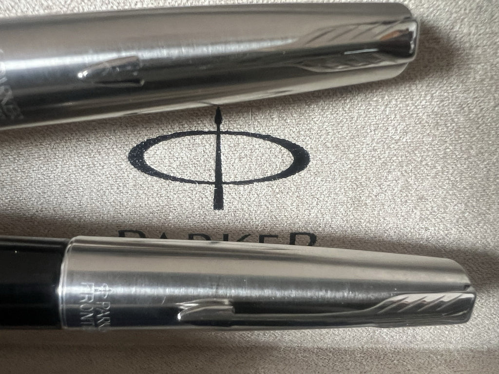 🔴 PARKER penna stilografica Frontier e sfera cromata nera scrivono