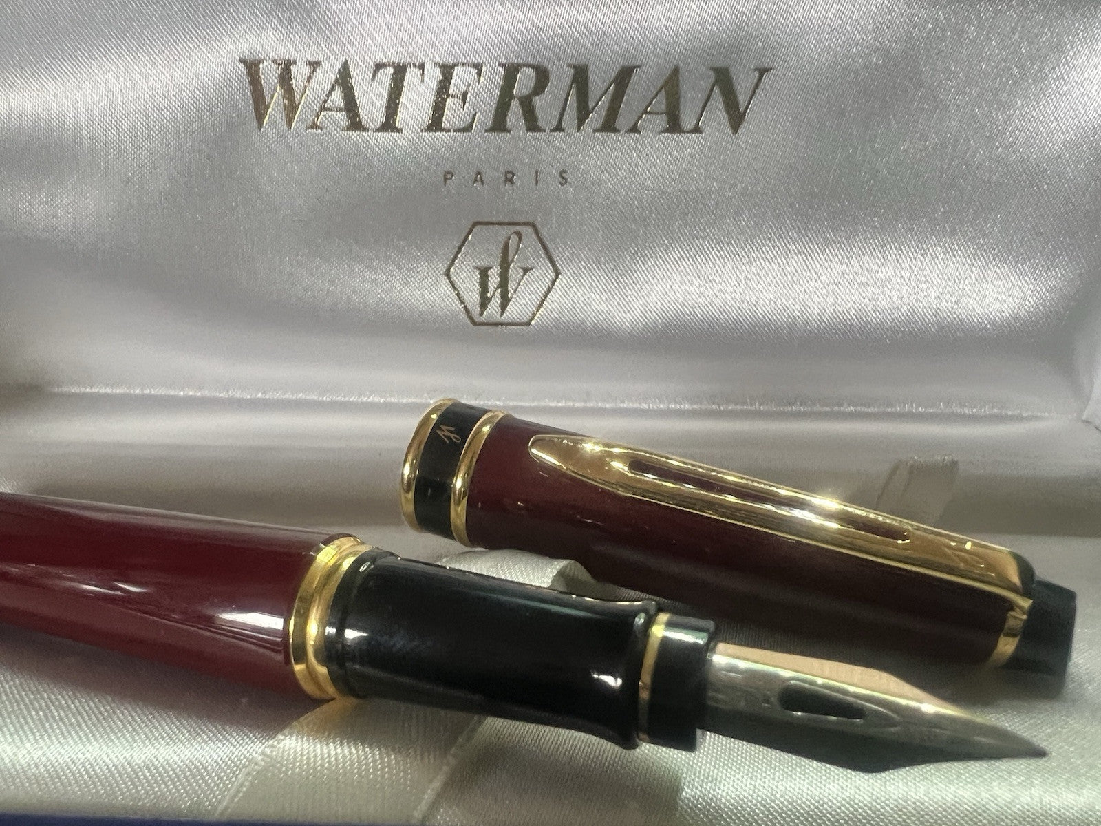 WATERMAN Füllfederhalter RExpert 1 Serie Bordeaux Harzfeder F 