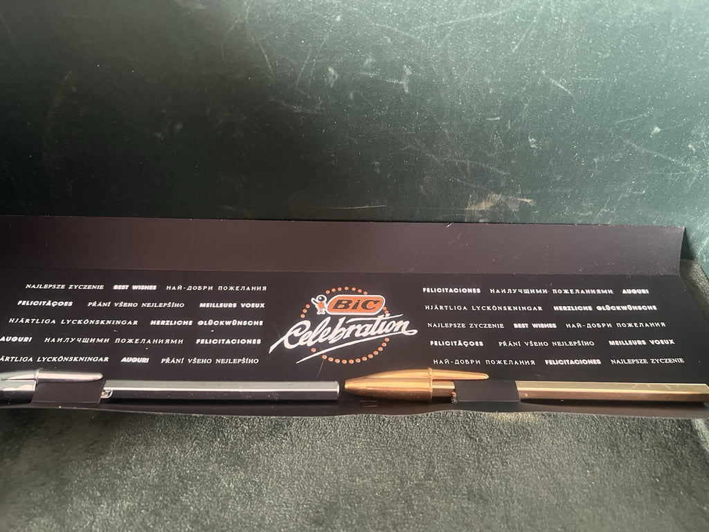 Stylo BIC Celebration Chromé Et Doré Écrit Avec Étui 2 STYLOS