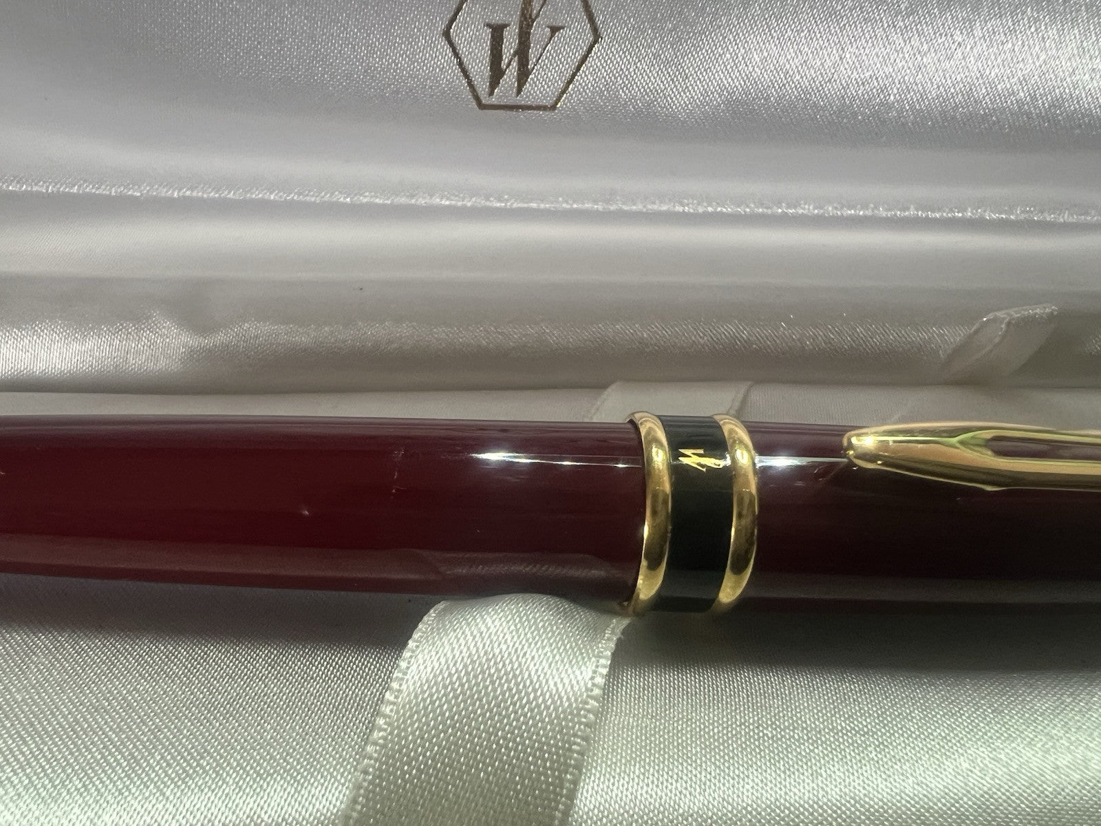 WATERMAN Pluma Estilográfica REXPERT 1 Serie Resin Burdeos Plumín F 