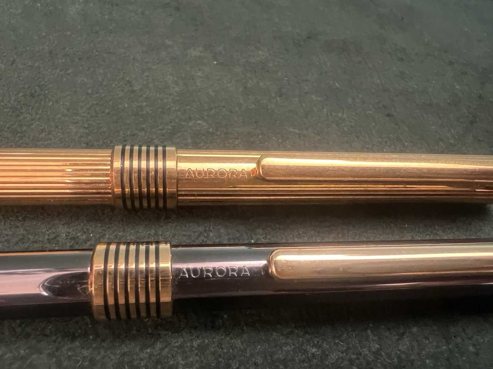 🔴 AURORA gold and gunmetal ballpoint pens write 2 PENS d 