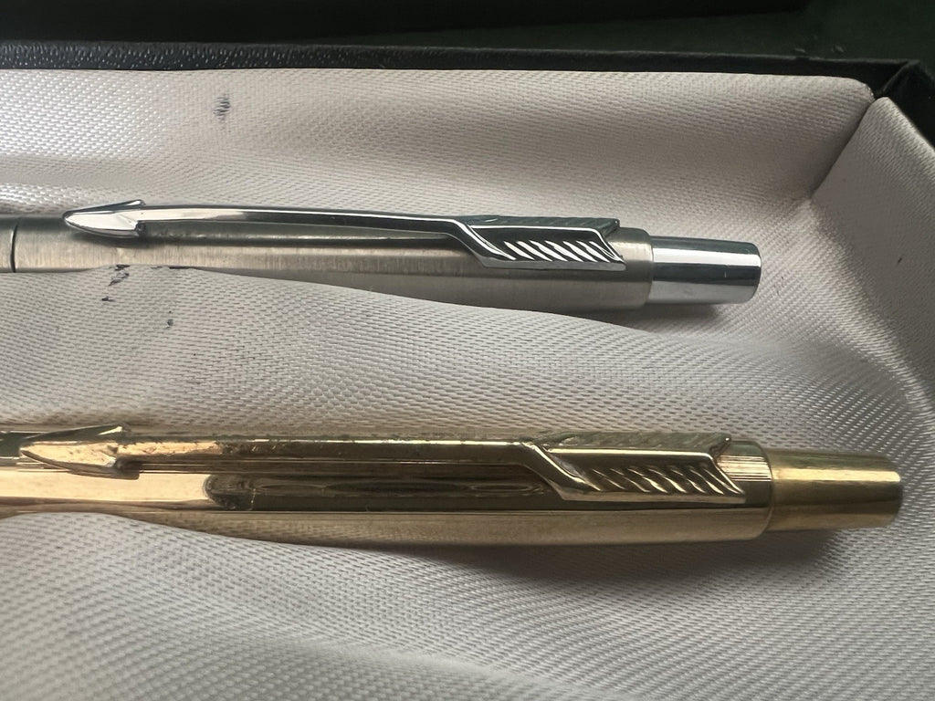 🔴 PARKER Imperial Kugelschreiber in klassischem Gold und Chrom, inklusive Etui 1 