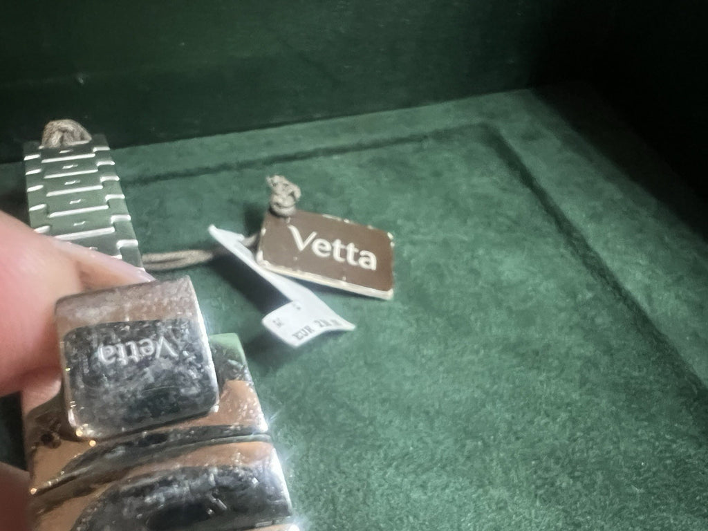 VETTA Horloge Femme Indices Diamants VW0088 Quartz Neuf Avec Étiquettes 
