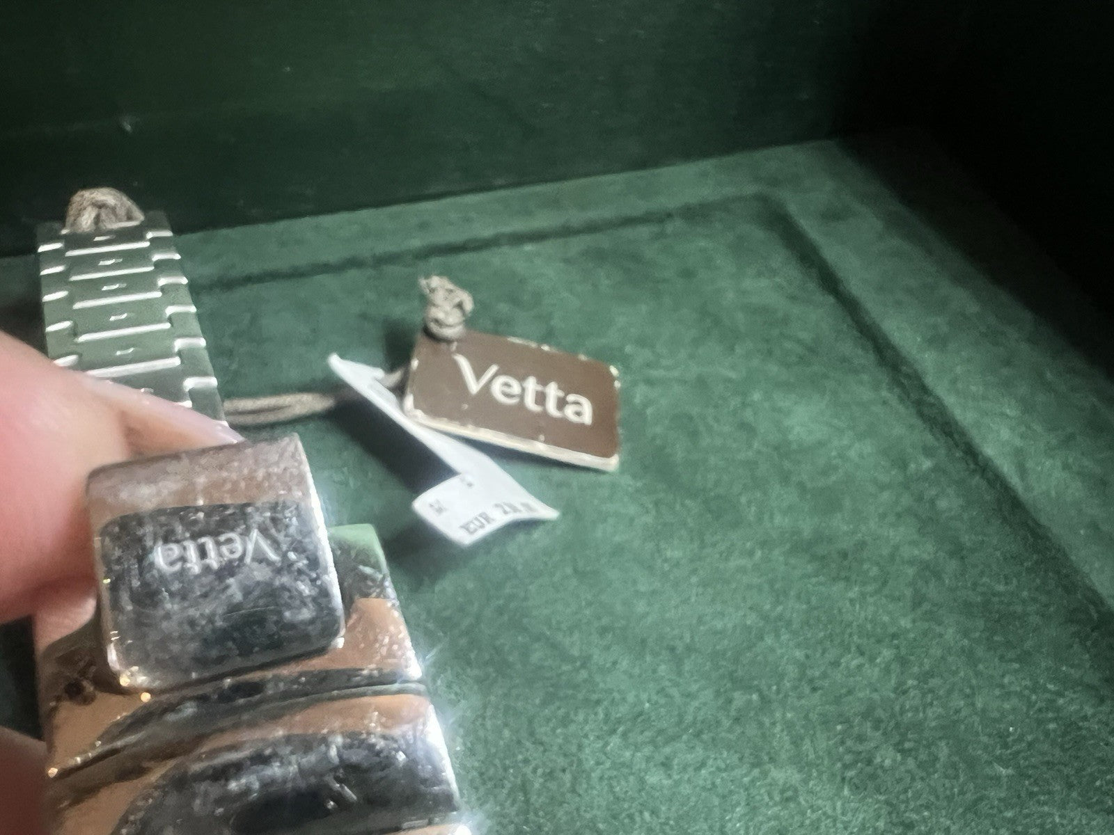 VETTA Horloge Femme Indices Diamants VW0088 Quartz Neuf Avec Étiquettes 