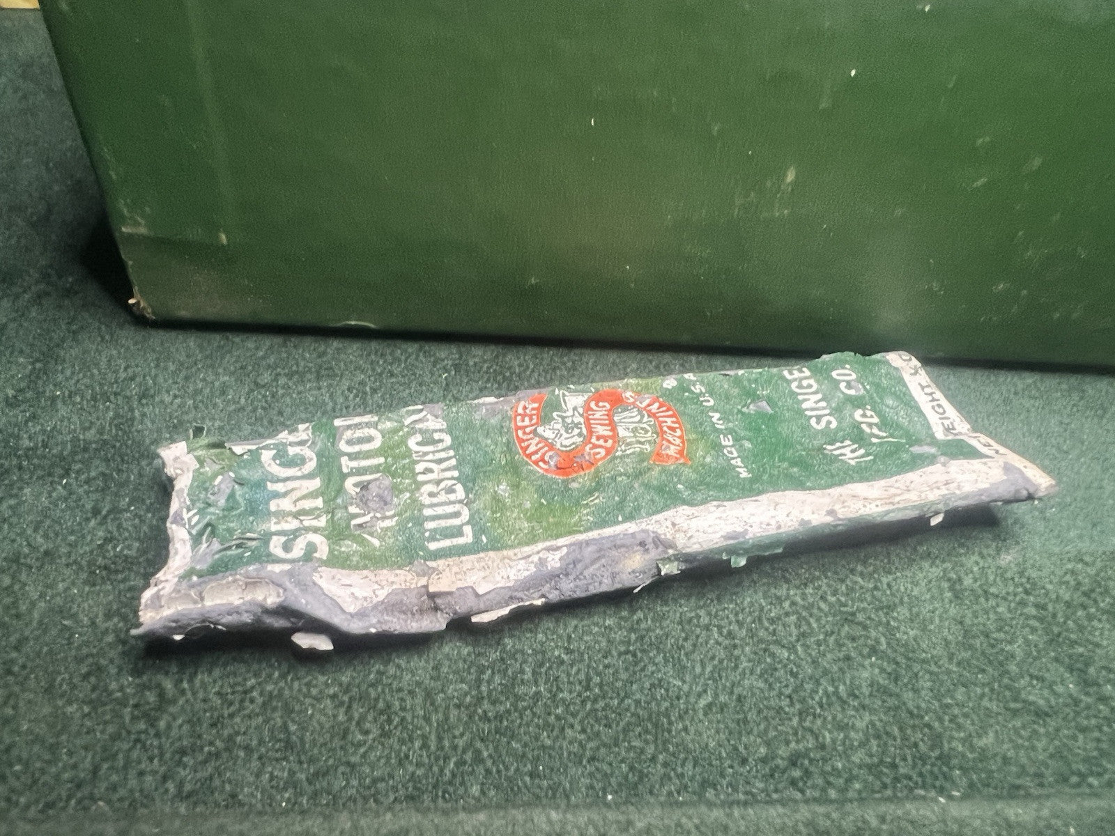 🔴 SINGER Nähmaschinenzubehör 1600809 mit Vintage-Schmierstoffbox 