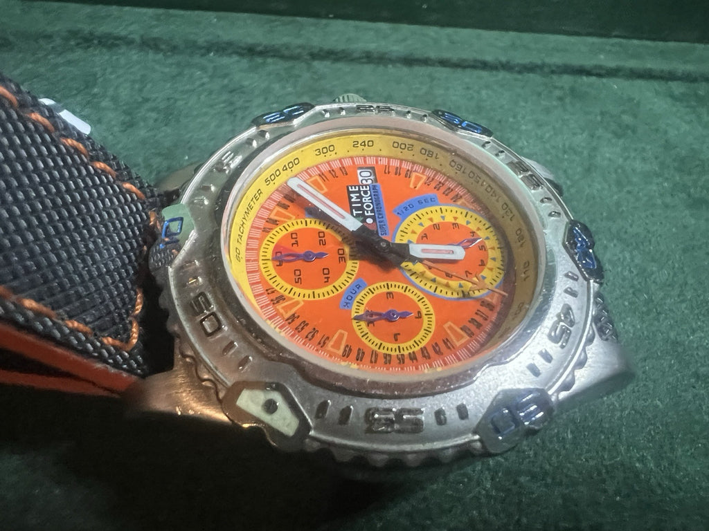 🔴 TIME FORCE Herren-Chronograph mit orangefarbenem Zifferblatt und drehbarer Lünette 