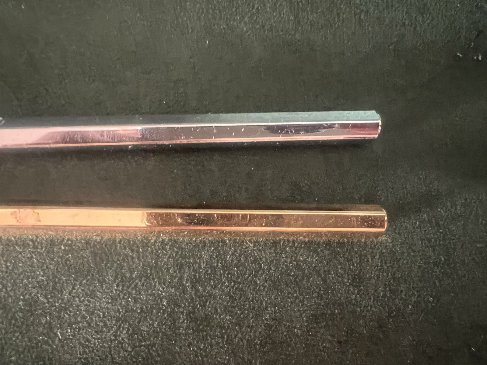 Stylo BIC Celebration Chromé Et Doré Écrit Avec Étui 2 STYLOS
