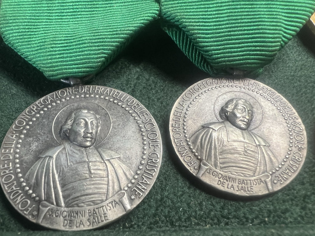 🔴 Medaglie SACRE Lourdes pellegrinaggi al merito metallo nastri vintage LOTTO