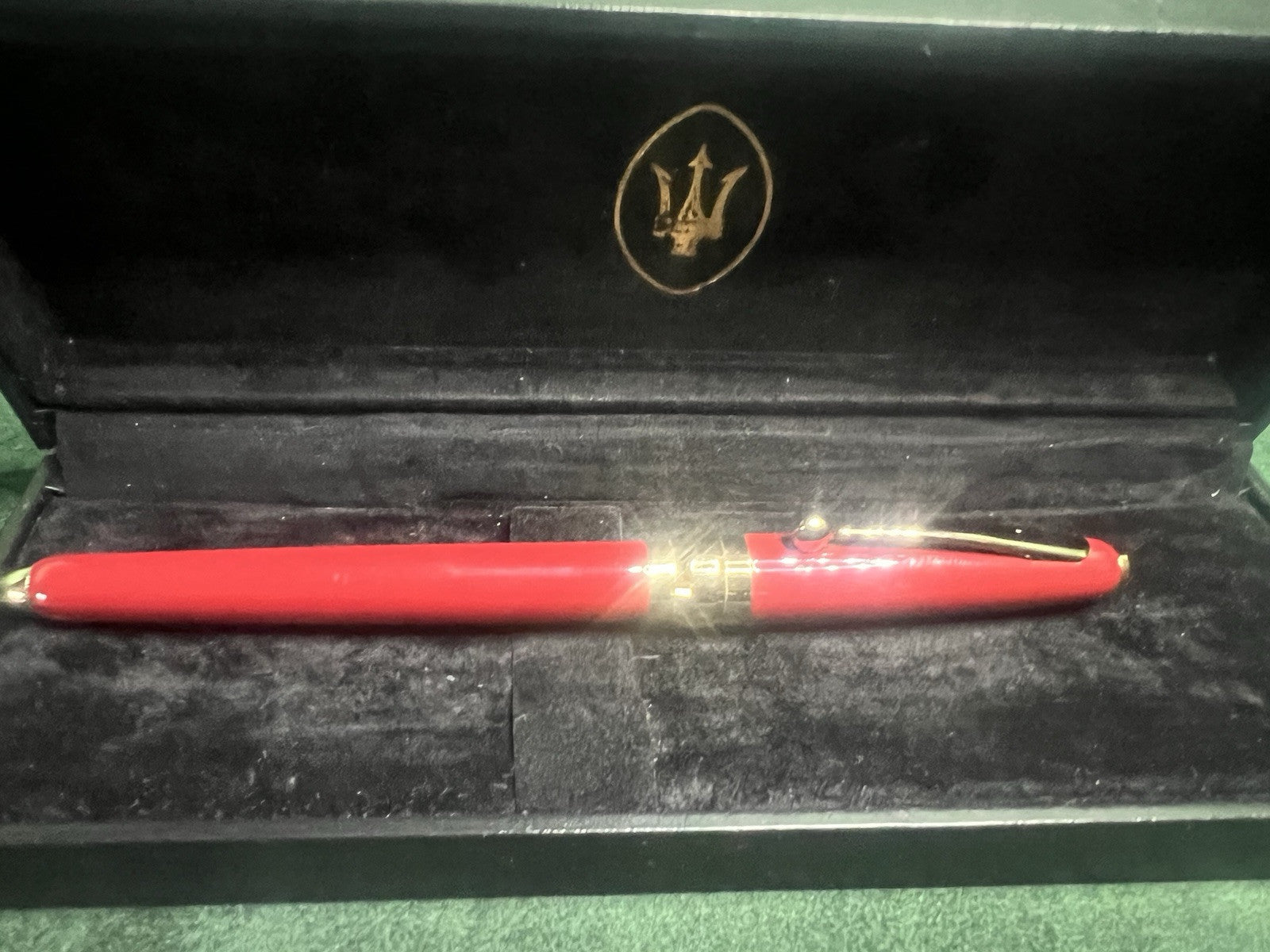 🔴 MASERATI penna sfera lacca rossa bordeaux a rotazione scrive mai usata