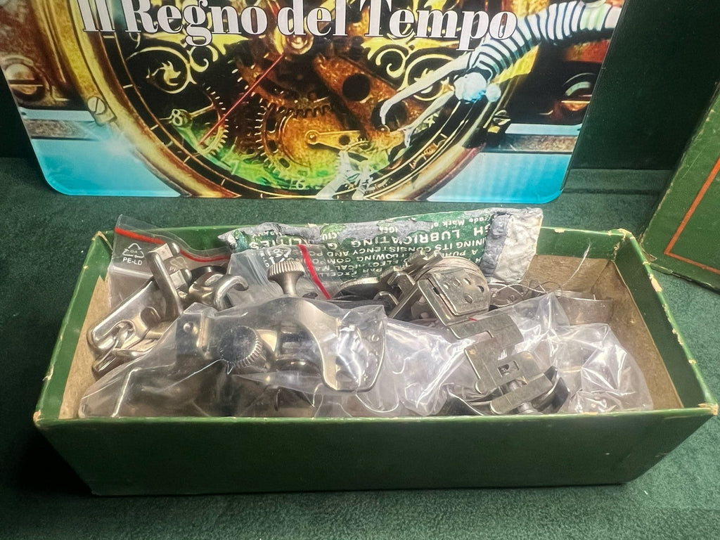 🔴 SINGER Nähmaschinenzubehör 1600809 mit Vintage-Schmierstoffbox 