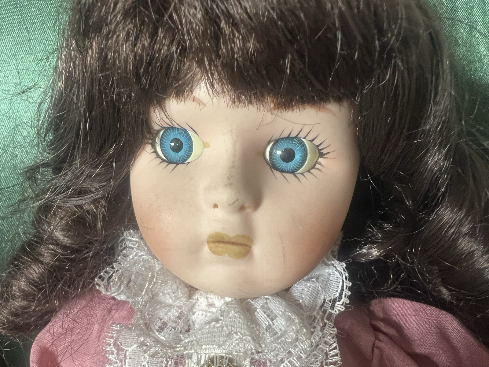 Poupée Heritage Mint Porcelaine Mûre Yeux Bleus Vintage 1988 Hauteur 41