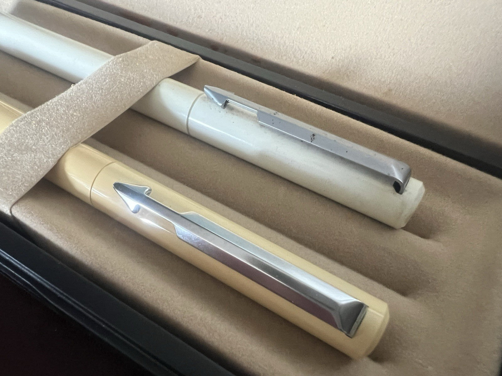 Parker Stylo-Plume Stylo à Plume Et Sphère Blanche Vector Scrivono Vintage