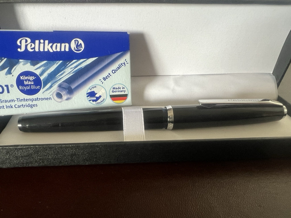 🔴 PELIKAN penna stilografica Pelikano NERA con cartucce scrive vintage