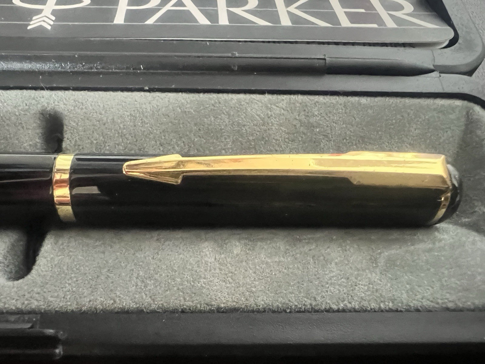 🔴 PARKER penna sfera roller VECTOR lacca nera scrive refill roller con astuccio